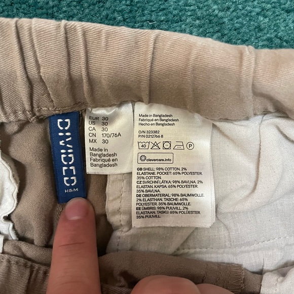 H&M joggers, tan color , very comfortable, have been worn - Picture 3 of 3